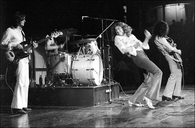 "led zeppelin playing"